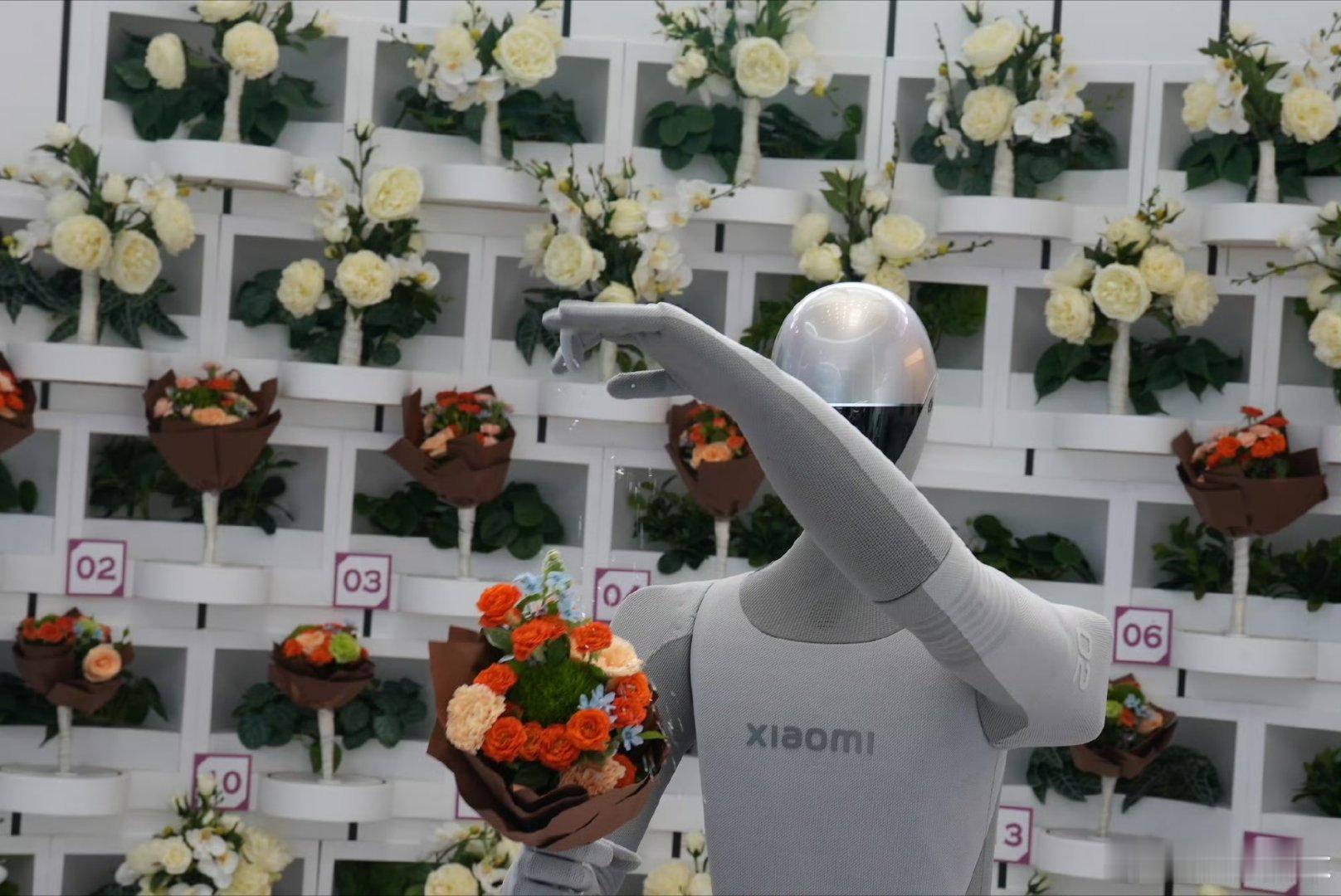 小米新一代人形机器人亮相 2026 世界机器人博览会。 