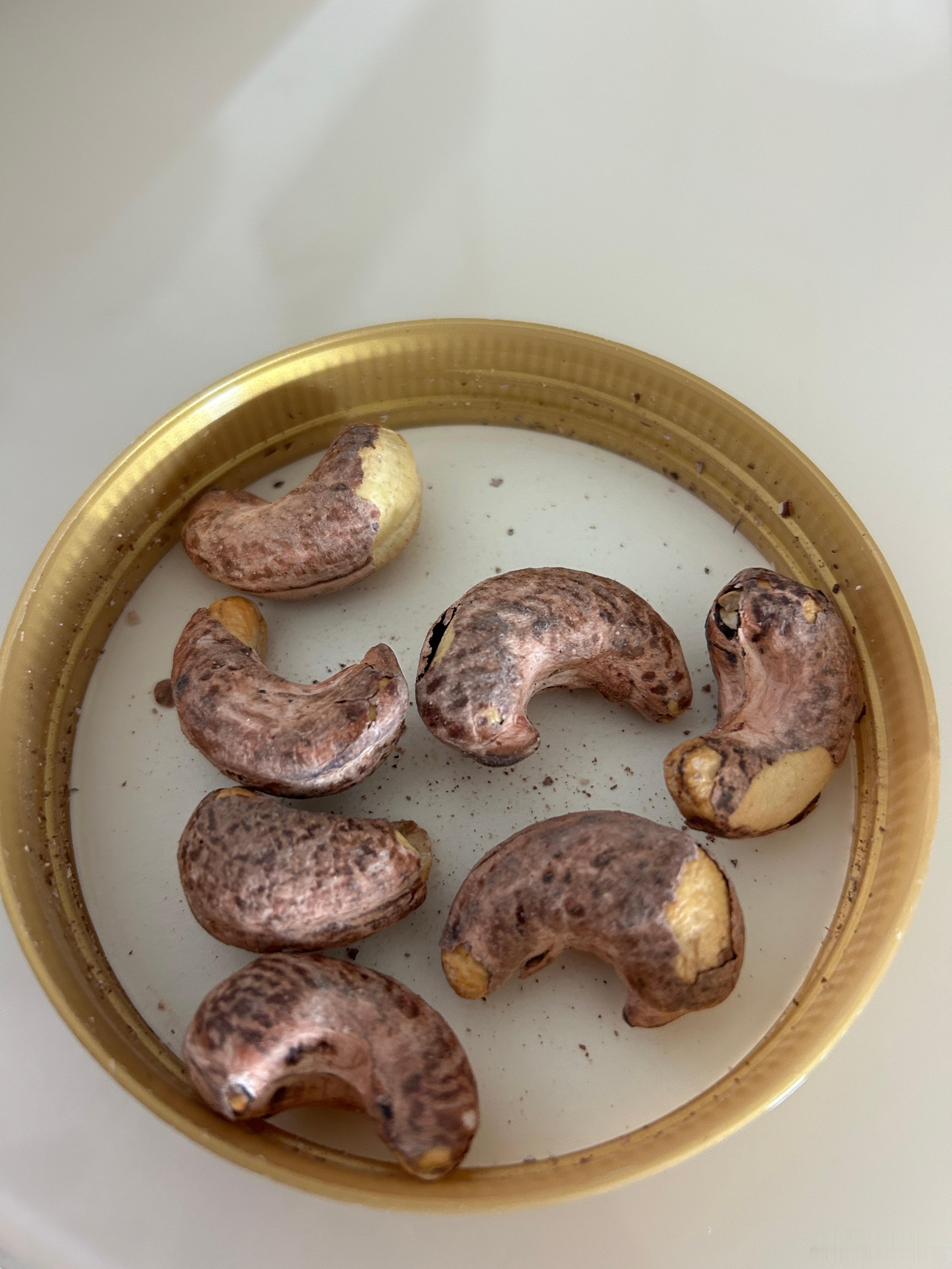 减肥第30天早餐：酸奶+葡萄+腰果午餐：烤鸭+脱骨鸡爪晚餐：酸奶初始体重：160