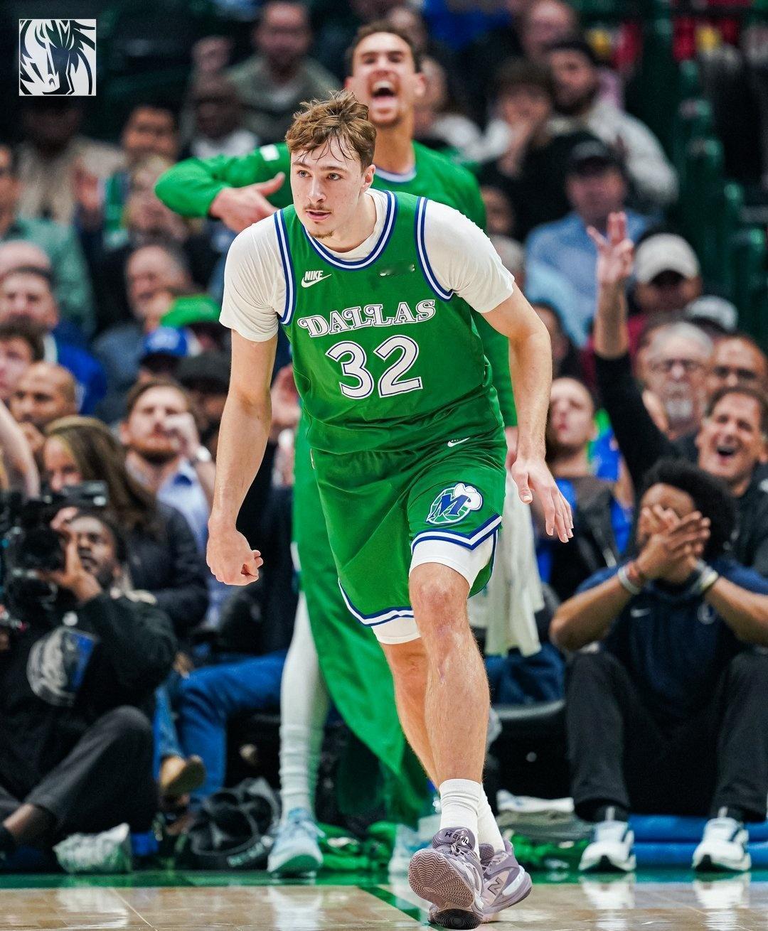 相比于拿下 27 分，更亮眼的是 0 失误 0 犯规且防守端存在感十足。这赛季看