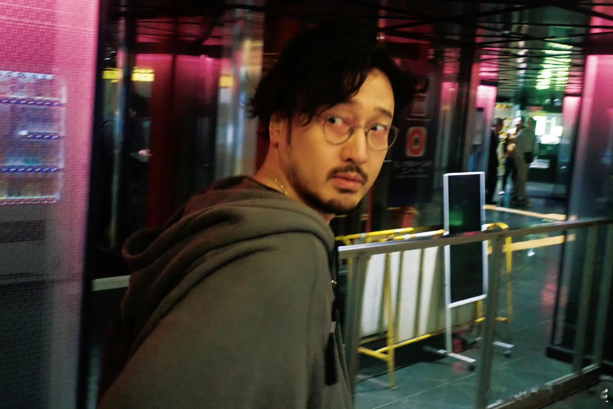 周冬雨王传君天选电影脸随便一截都是海报级画面🌪️这镜头表现力，内娱真的没几个人