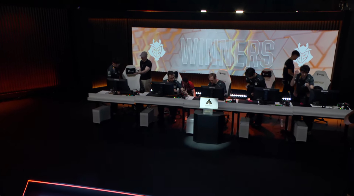 英雄联盟 FUR对战G2数据胜利者：G2总击杀：14时间：24:22一血：FUR