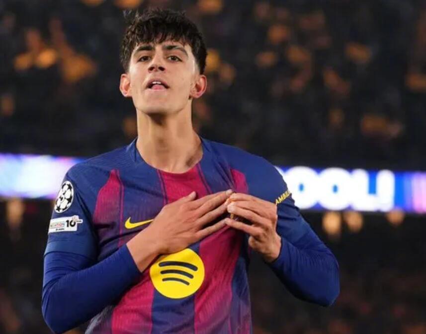 据多家媒体的消息，巴萨中场贝尔纳尔脚踝一度扭伤，将缺阵大约10天。他将不会参加下