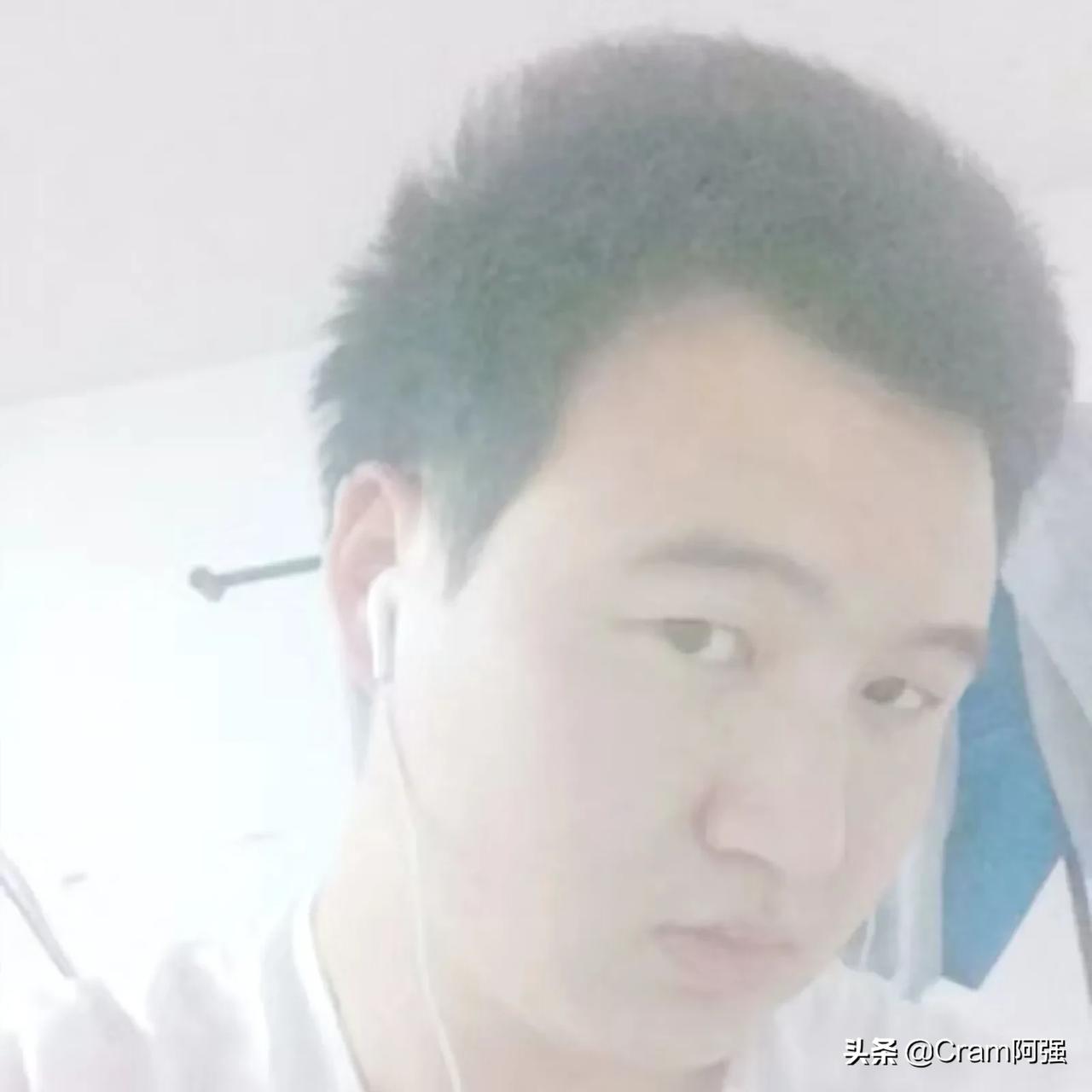 有人说我油腻，我曾经也帅过