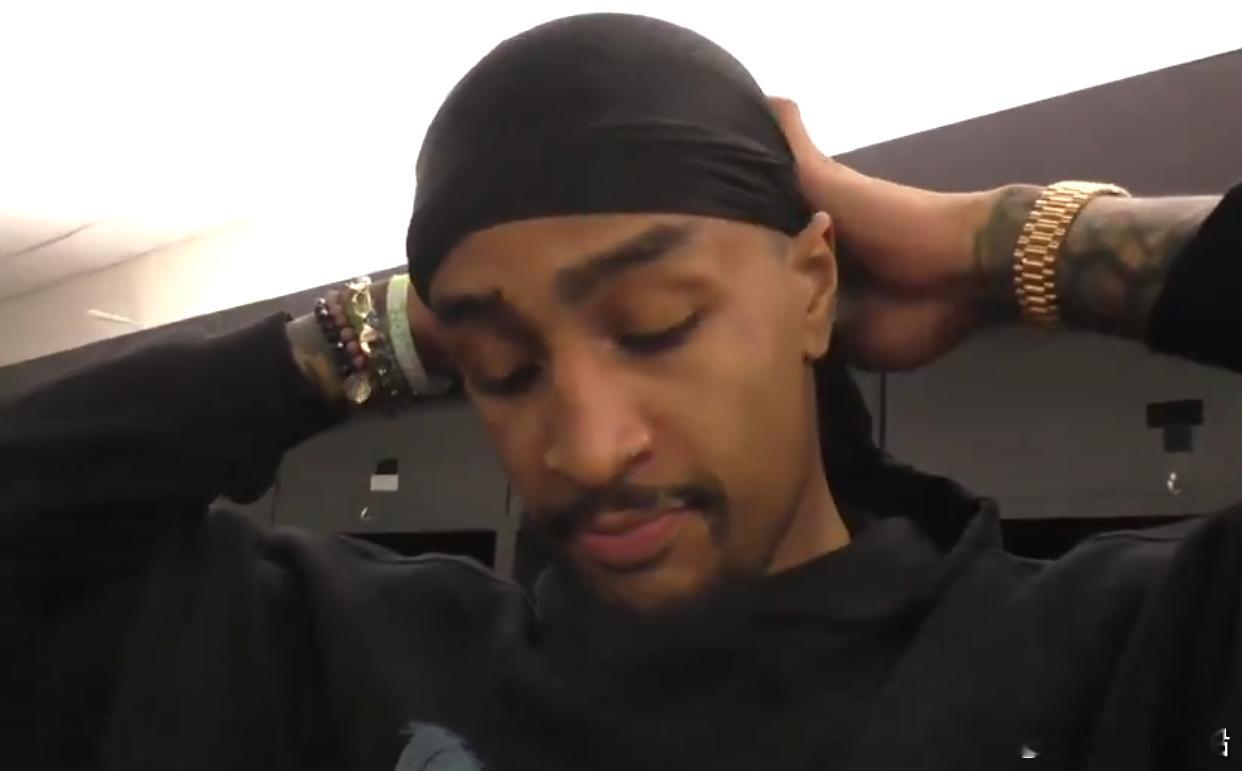 记者：很显然，你不得不去适应一个不同的角色，更多地去打五号位，因为柯南、杰克逊现