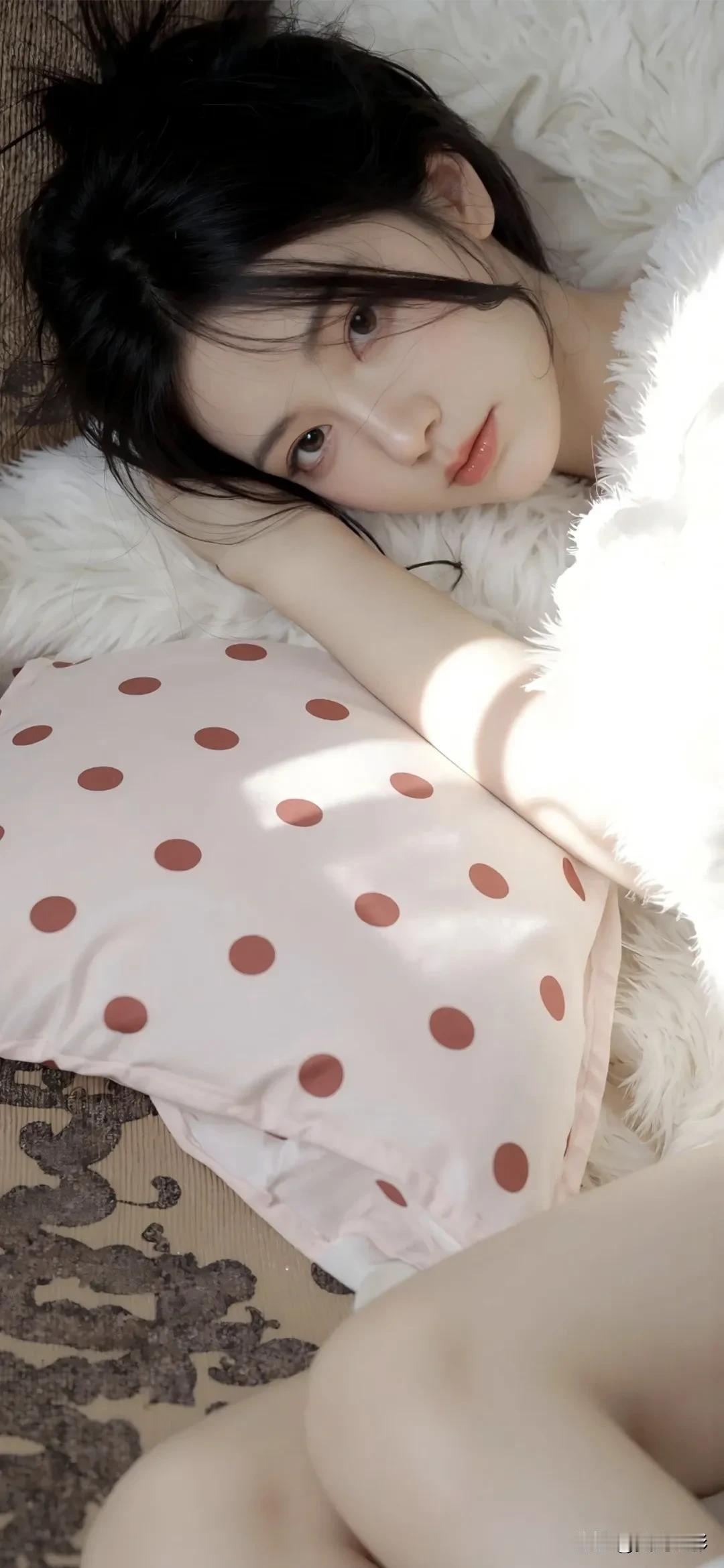 光之影
慵懒午后，毛绒绒的靠垫，温暖阳光洒满全身
少女心靠垫