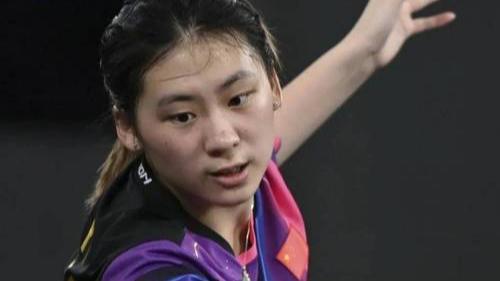 海口亚洲杯小组赛次轮，国乒小将陈熠与日本削球手桥本帆乃香激战四局。陈熠首局惜败后