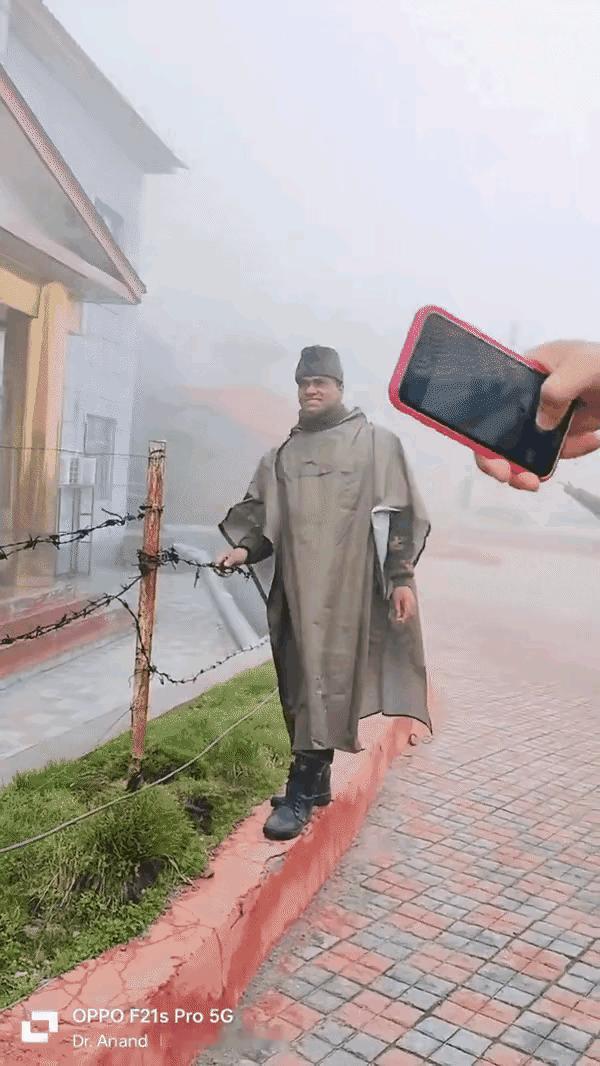 “不握手”秒变外网热搜：兵哥拍掉三哥脏手，印网友集体破防！

乃堆拉山口游客视频