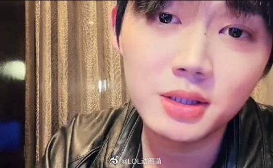 小乐言开启直播，回应弹幕提问现在LPL第一打野是谁？乐言：现在LPL第一打野是谁