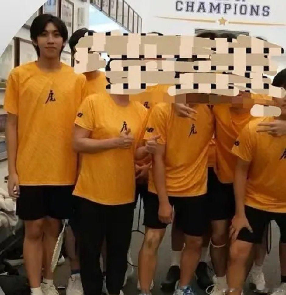 林志颖大儿子kimi的正脸照曝光，小时候香爸爸，长大了像妈妈多一点林志颖儿子ki