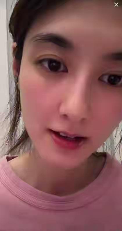 《主角》中，饰演嘉禾的韩沛颖这一直播，恐怕张嘉宜也救不了她了……

直播失控，先