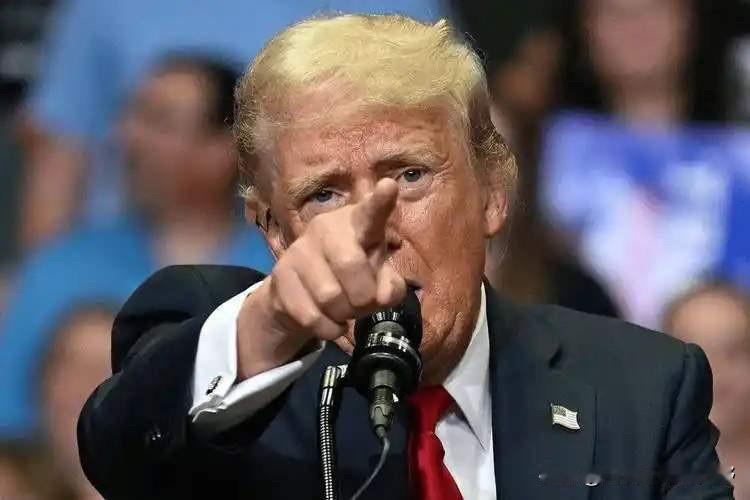 既然美国不仁，那就别怪中国不义。美国把军火塞进台湾，那中国就大大方方把装备卖给美