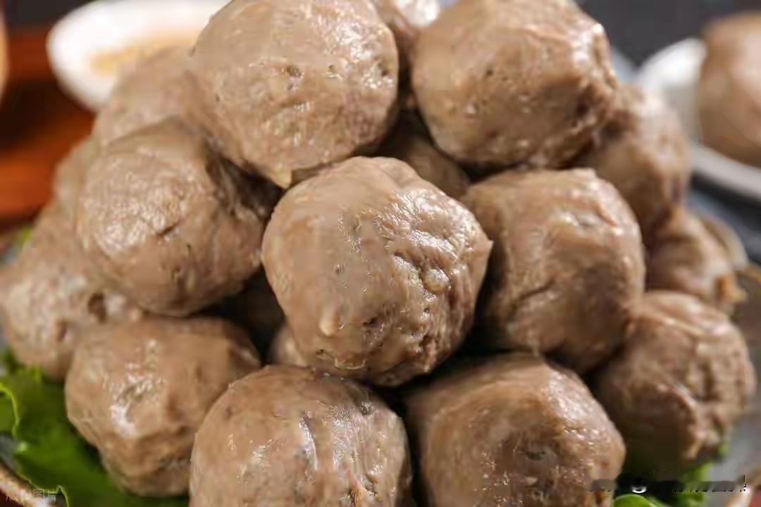 你敢信吗，让你欲罢不能的撒尿牛丸，里面非但没有一点牛肉，甚至连牛尿都没有！

鸡