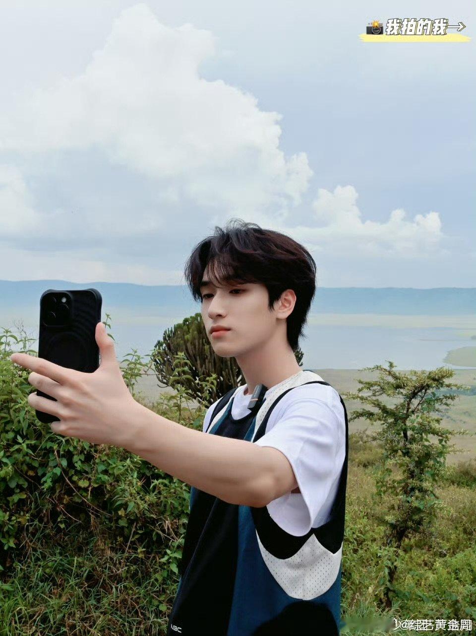 严浩翔新说唱上班像在秀场嗯，可以想象rapper们潮潮的穿搭capper新说唱路