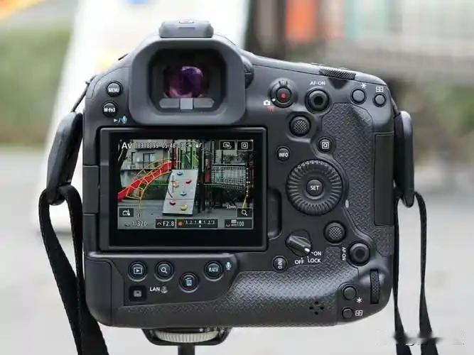 我用顶级相机为何拍不出惊世骇俗的照片?


这是摄影圈最扎心、也最真实的一句话：