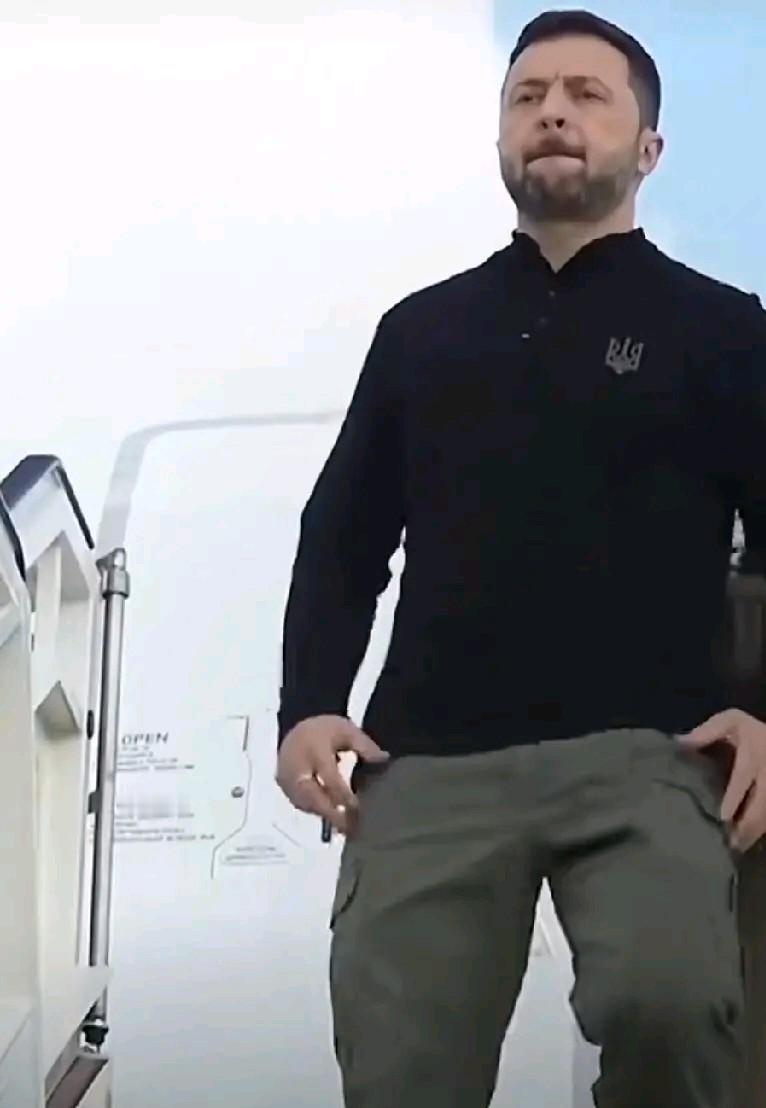 快讯!快讯!
乌克兰终于明白了

乌克兰这几年战乱不休，终于明白了一个“痛彻心扉