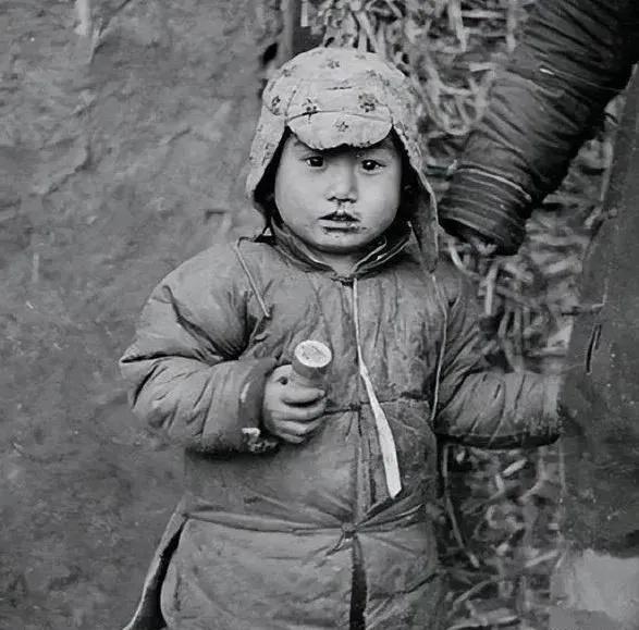 1937年4月15日清晨，几辆汽车从城西的宪兵队开向城东的柳条沟。第一辆汽车上大