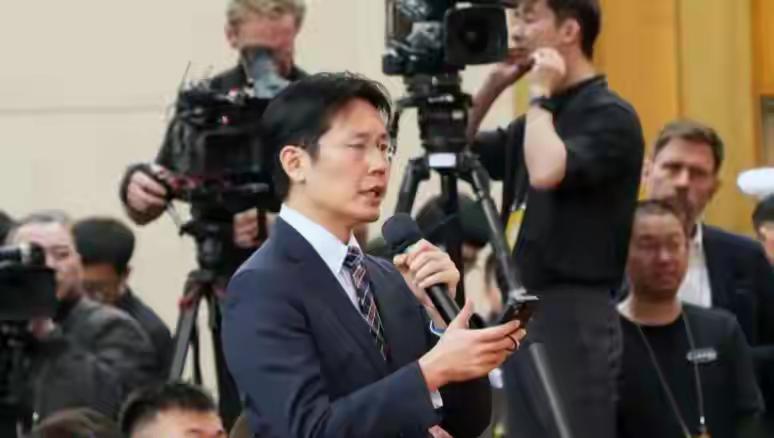 伊朗重建需3000亿美元基金，高市早苗同意参与支付，日本炸锅了一边倒的抱怨都怪中
