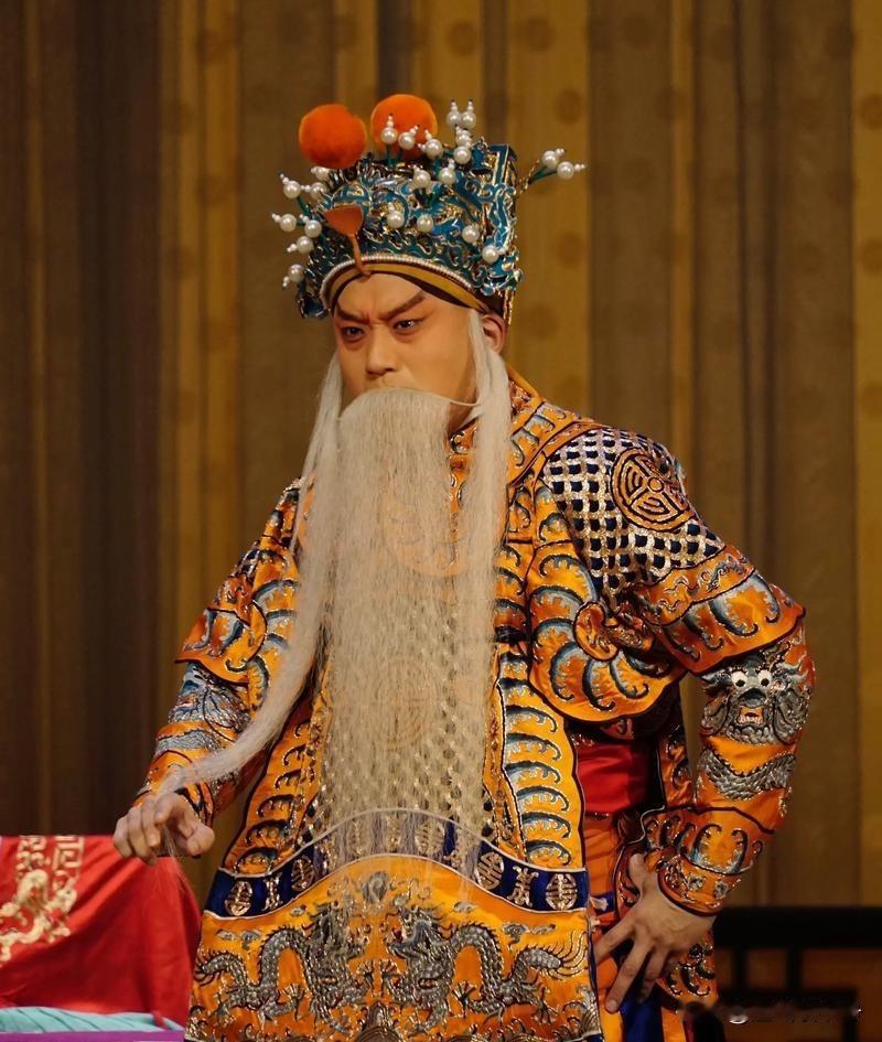 他们是日后卖房子的——
唐代郭子仪功勋卓著，受封为汾阳王，敕建汾阳王府。
工程开