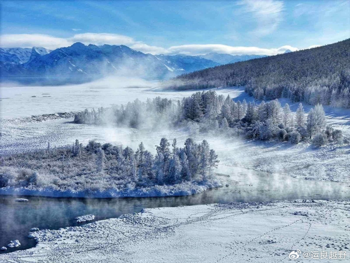 今天早晨的贝加尔湖的姊妹湖蒙古国库苏古尔湖，月底浪迹江湖去这个地方。 