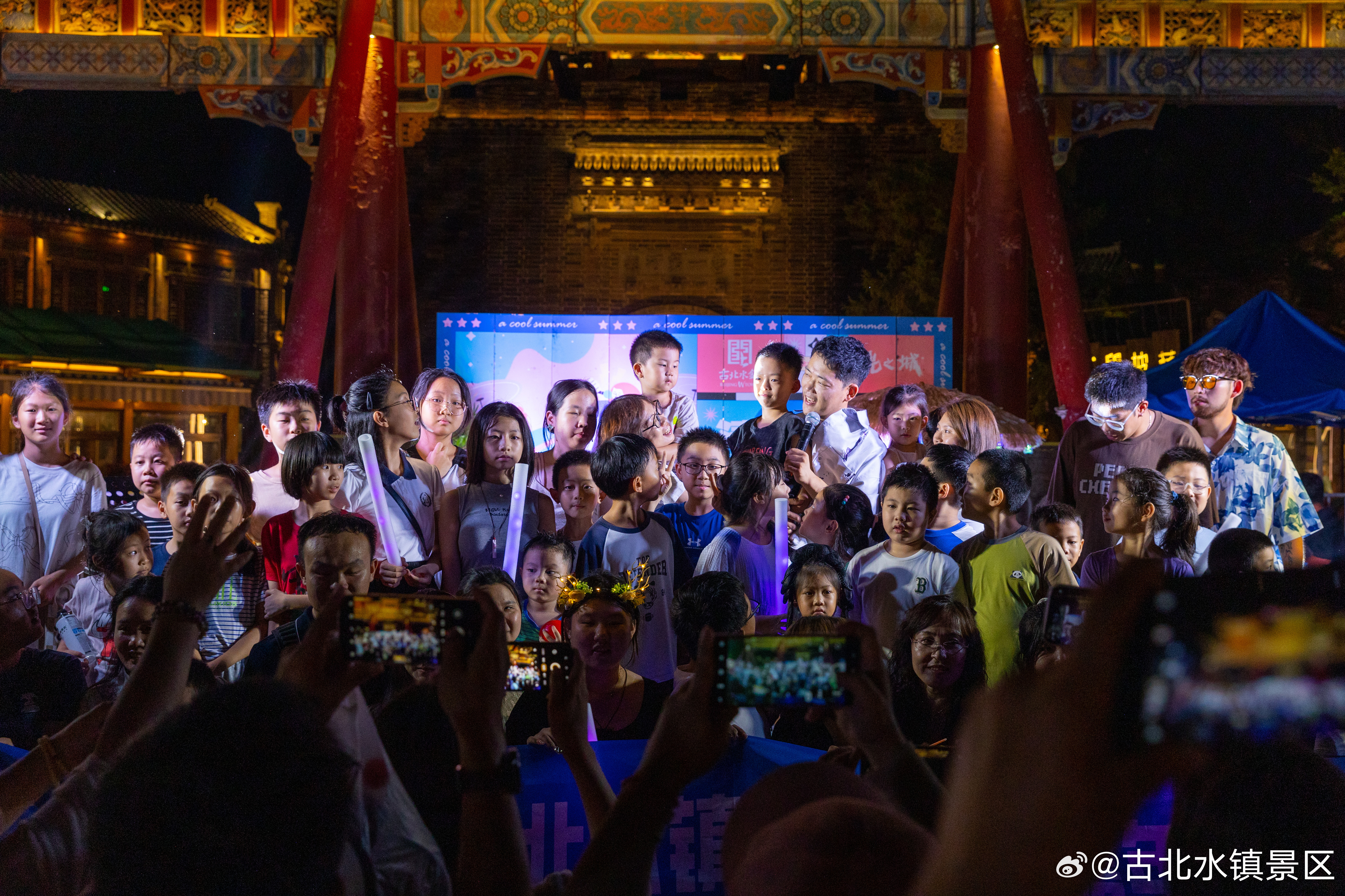 夜色揉碎了星光，人间归于静谧枕着清梦，与温柔相拥晚安，宝子们～#古北水镇# #司