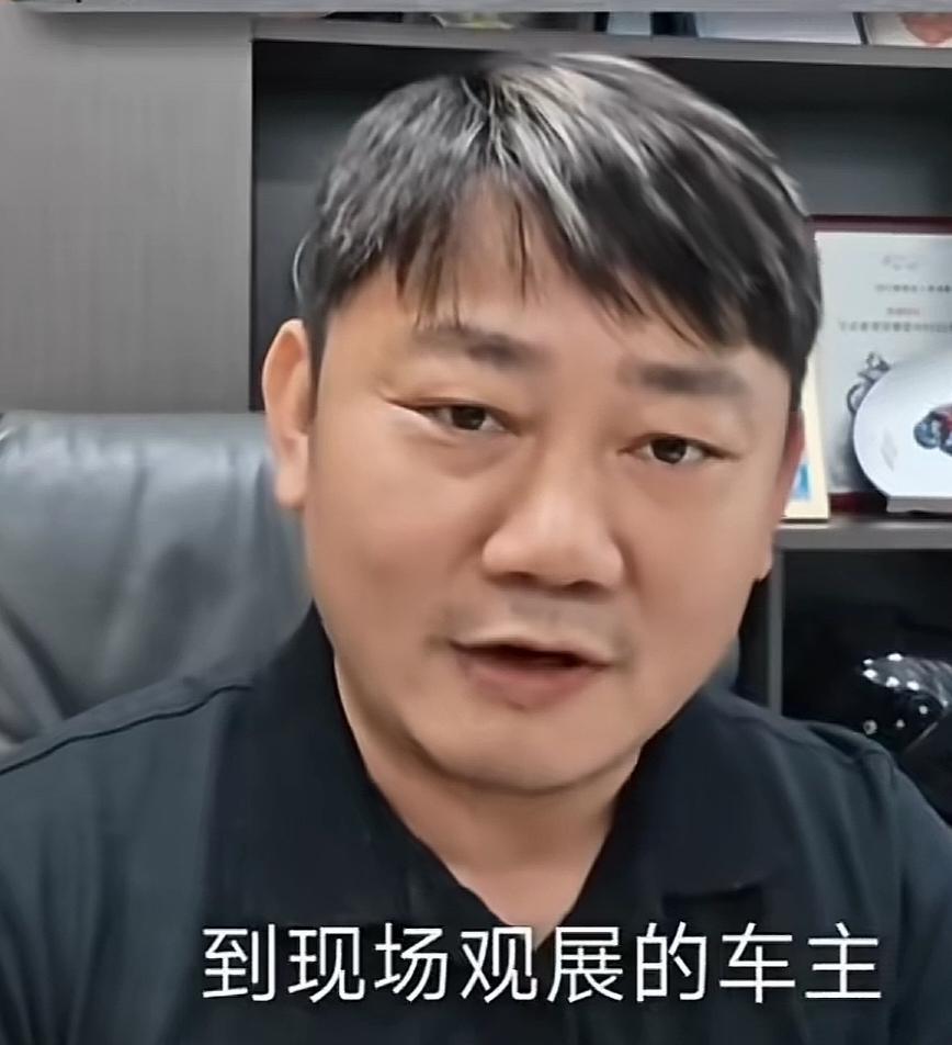 太给力了
张雪透露重庆摩博会19日在重庆开幕了，给大家准备了几样几样惊喜，第一是