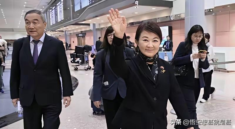 卢秀燕访美主打一个“伪蓝营”者也，有人说卢秀燕任务实，是不是就可以理解为：她不装