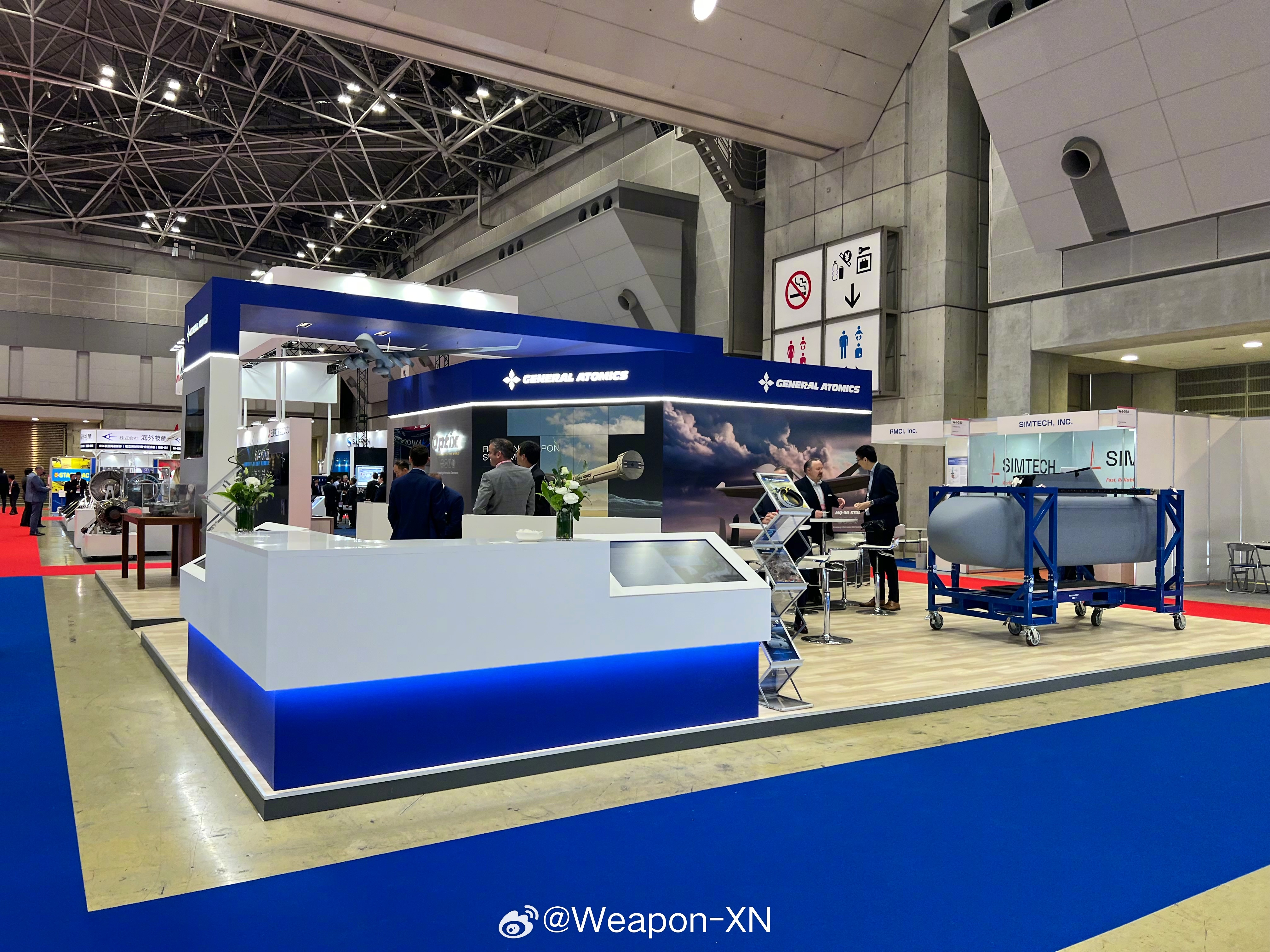 #兵器影像[超话]# 2024日本国际航空宇宙展，美国通用原子公司展台的招贴画显