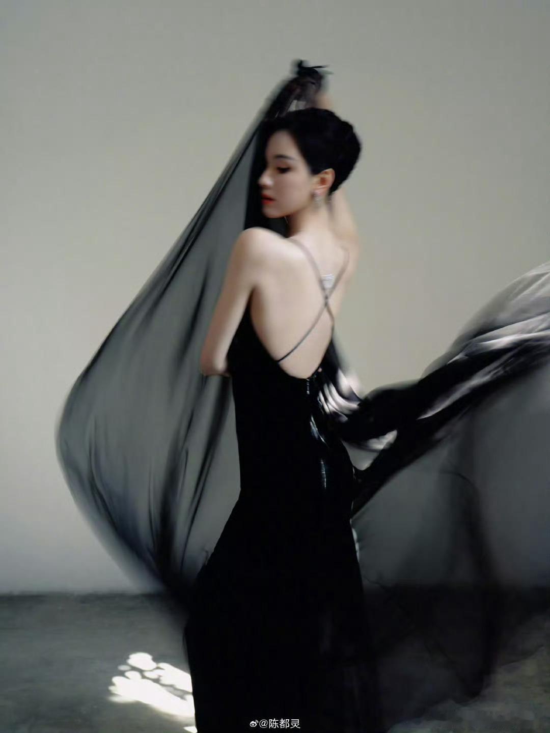 陈都灵金鸡百花电影节造型！身材真好 优雅美丽女神
