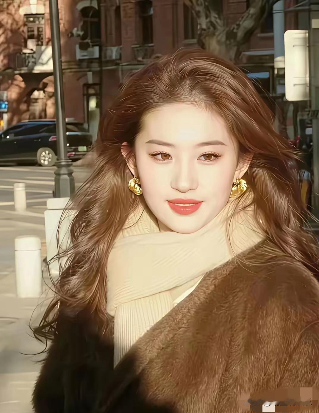 这个时期应该是她的颜值巅峰吧？
脸上胶原蛋白满满，看着软软糯糯的，
既漂亮又可爱