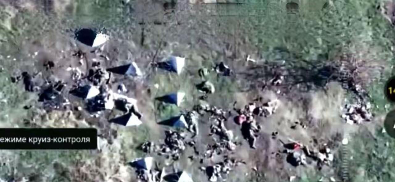 俄乌战场上遍地的士兵遗体，让俄罗斯尝到了无法切断西方援助的后果！也给咱们提个醒，