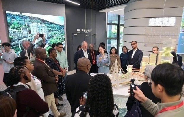 世界城市日多国参会嘉宾走访重庆【发展飞速、值得借鉴！外国嘉宾花式点赞重庆】10月