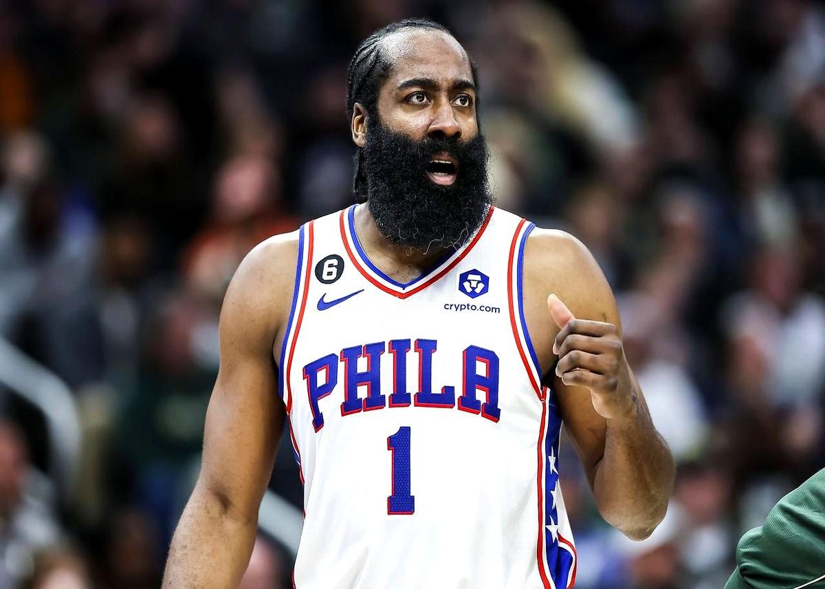 创作训练营开营啦美媒模拟潜在交易，快船送柯林斯波格丹加受保护首轮换鲍尔。
黄蜂怕