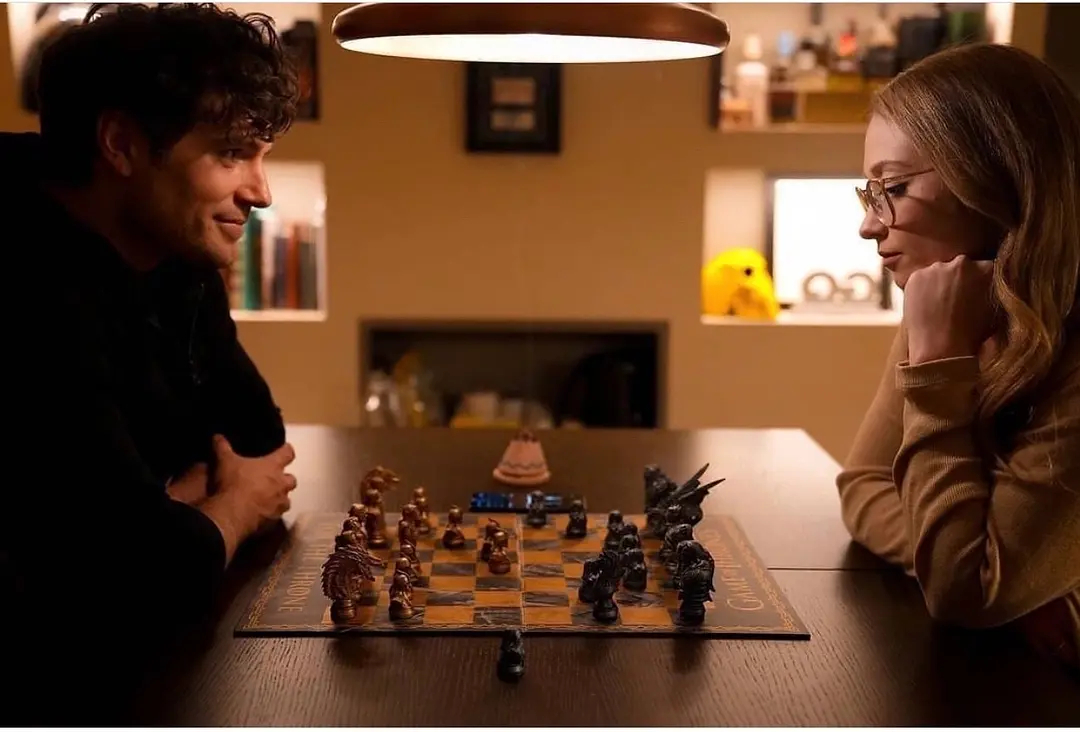 #亨利卡维尔当爸#  小超人即将诞生[打call][打call]亨利·卡维尔近日