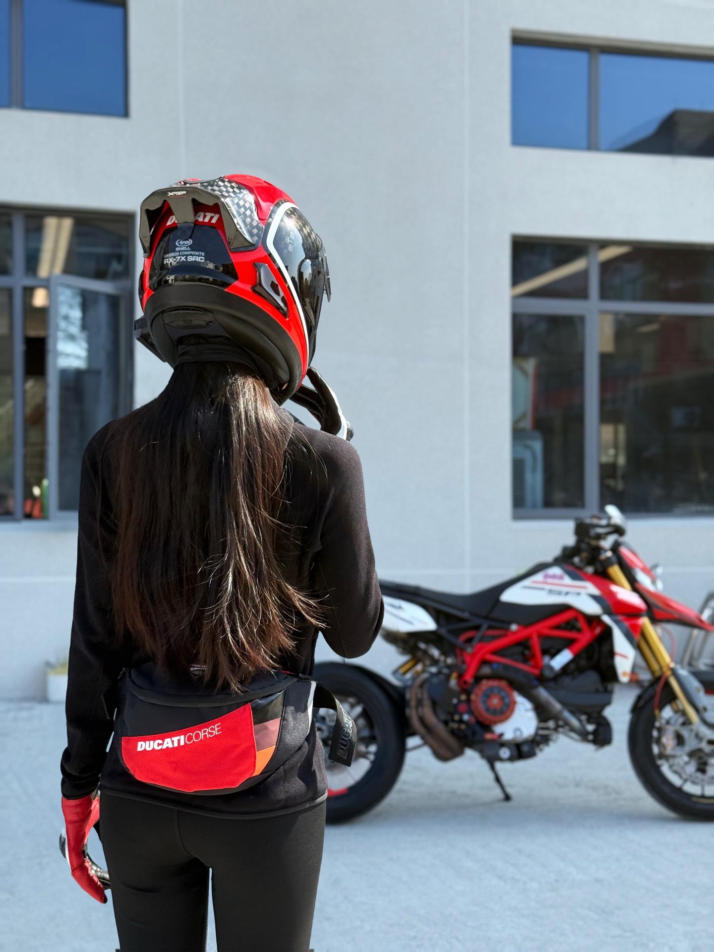 她留给你的是背影