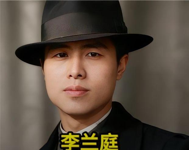 1938年11月，因东北抗联的一位师长叛变，导致抗联命悬一线，潜伏伪满警察厅的地