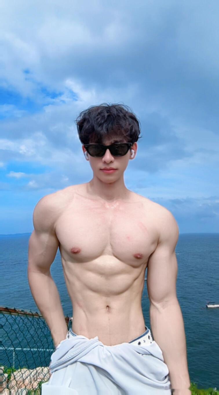 喜欢大海🌊 