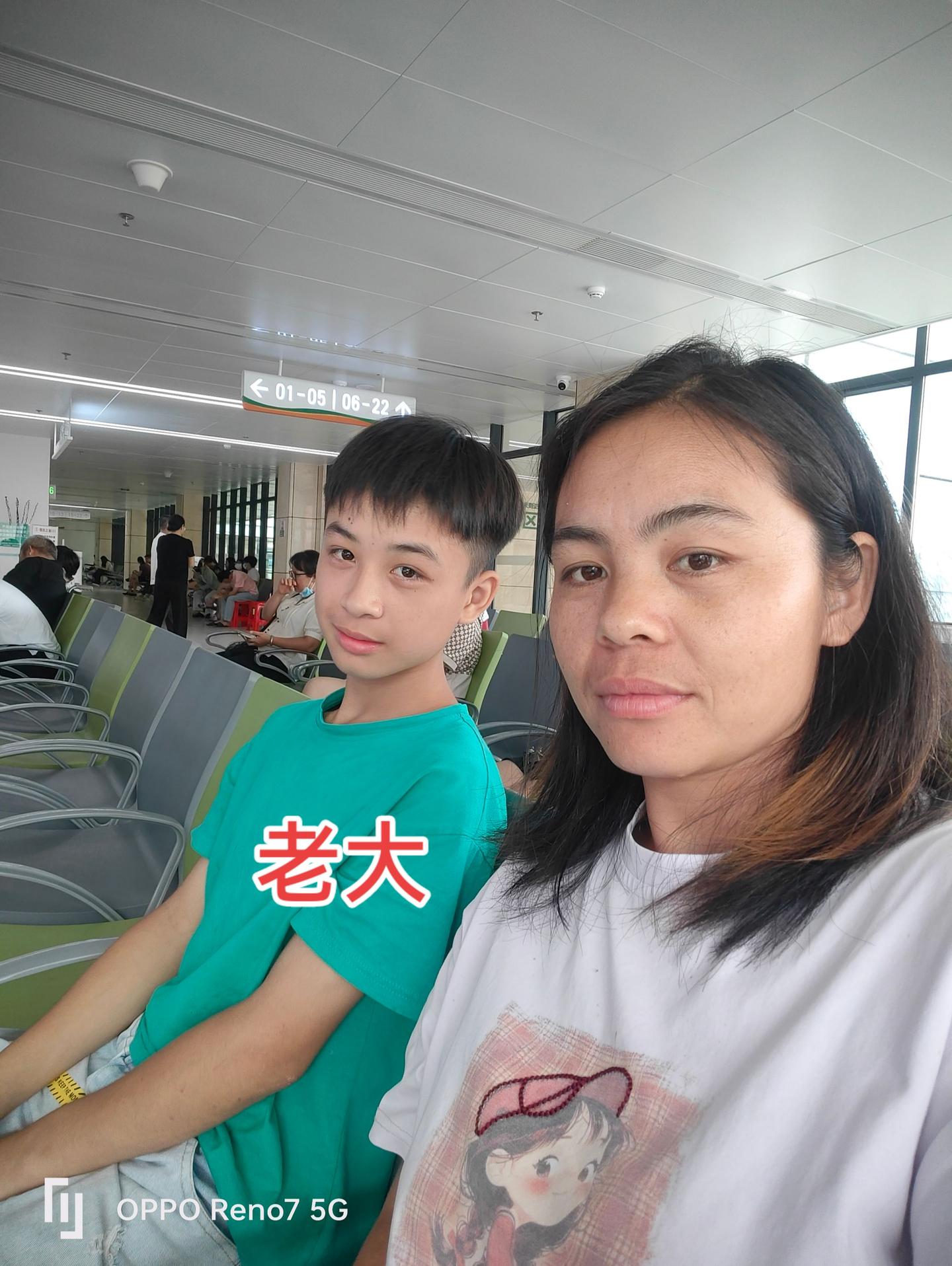 2每当换季只有当妈的才懂，六个孩子的鞋是不是小了，裤子是不是薄了衣服小...