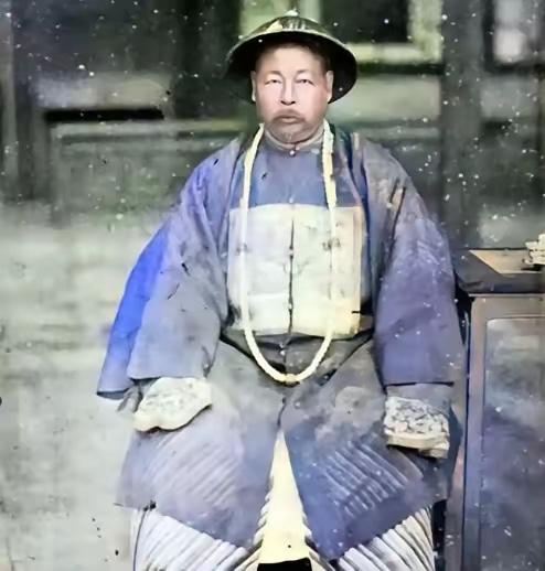 你以为的左宗棠收复新疆：大刀长矛，土炮抬枪，实际上的左宗棠收复新疆：克虏伯、马克