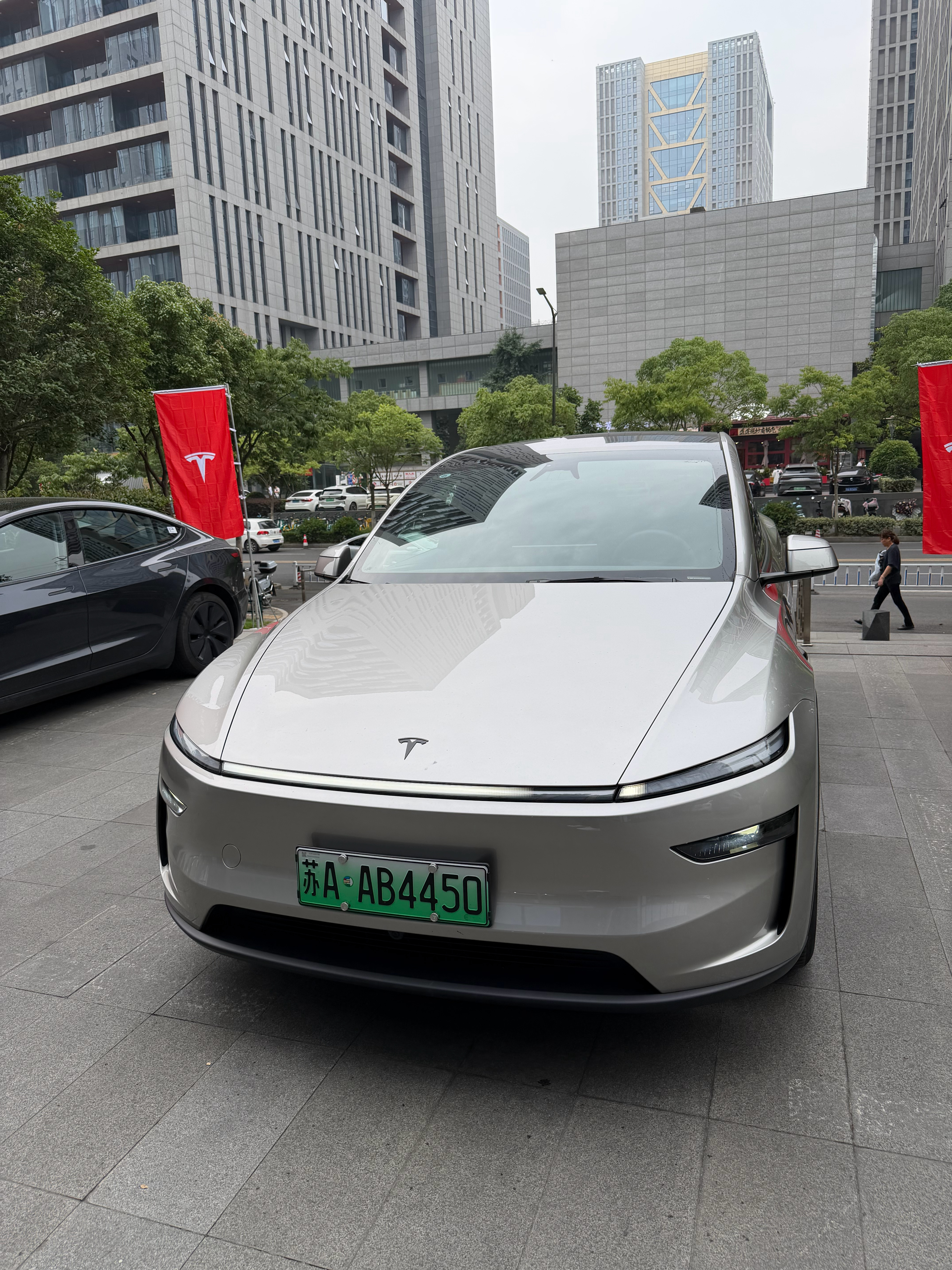 端午这几天就开它了，特斯拉Model YL
