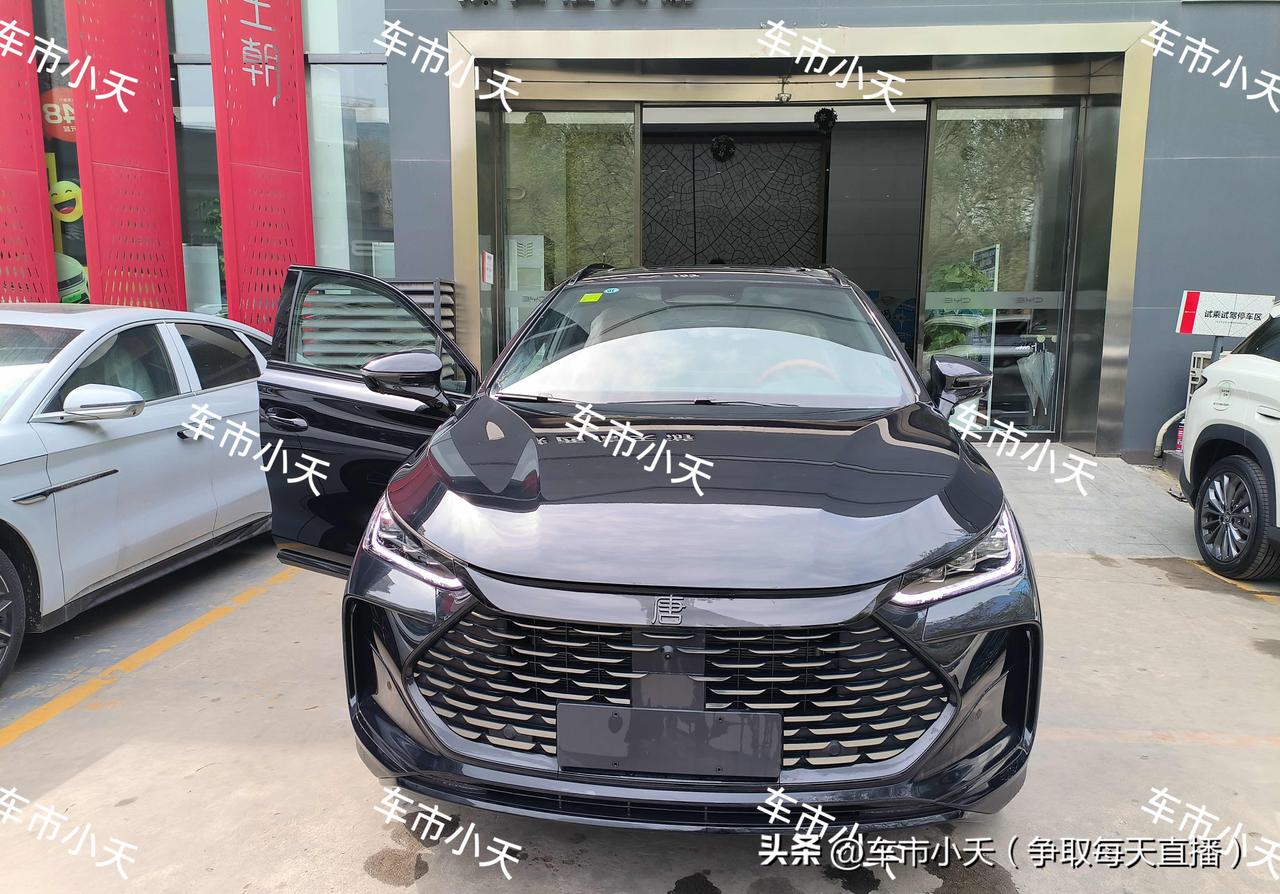 提车日记：比亚迪唐提车

今天给四川的小伙伴提了一辆比亚迪唐，配置是2025款比