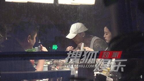 黄子韬和徐艺洋这都已经被拍到多少次了，为什么还不公开呀？ ​​​