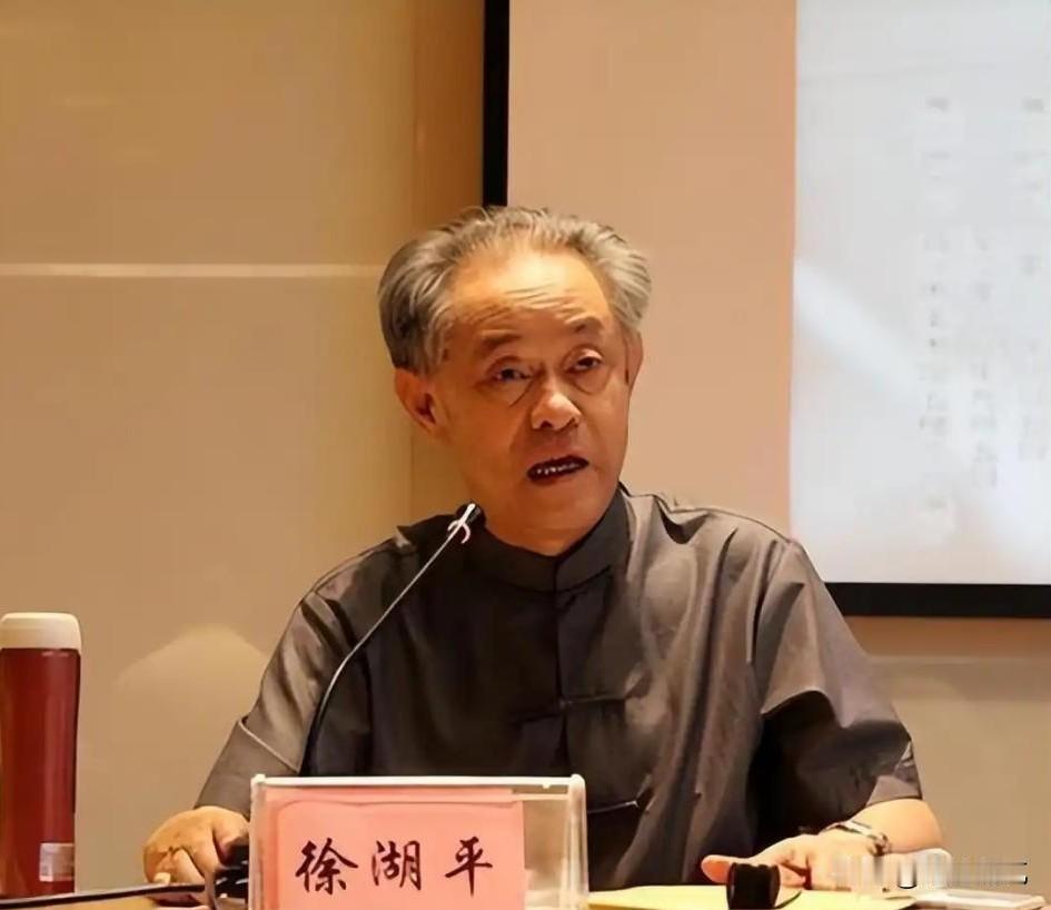 同样是南博的监守自盗，一个偷了18万挨了枪子，一个批走上亿名画被判3年。
30年