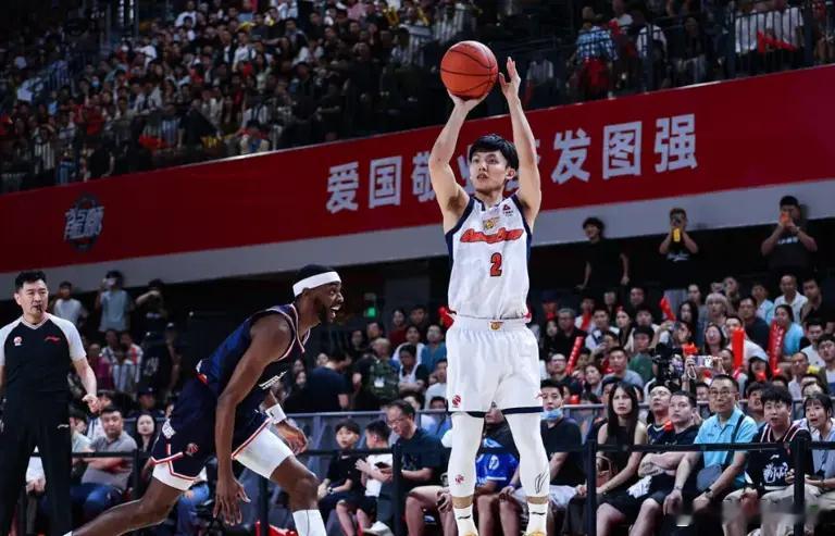 【CBA季后赛生死战！广东德比三番战 广东vs广州】北京时间5月3日消息，CBA