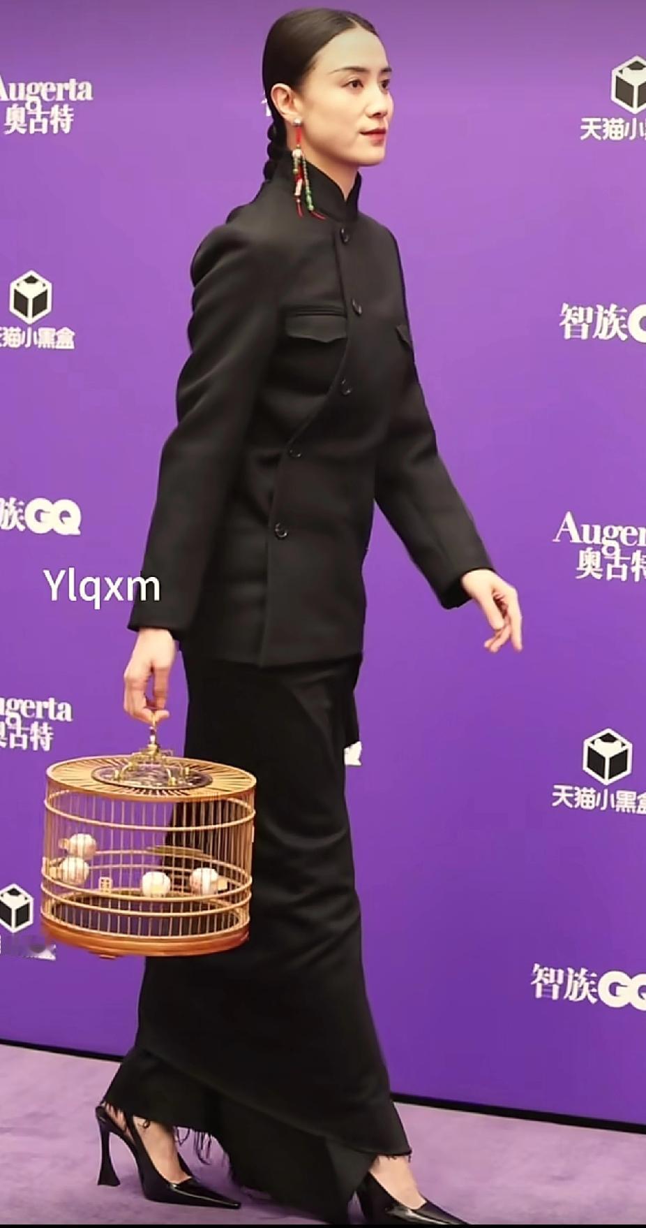 宋佳这个造型真的让我开眼！
这年头想在京城娱乐圈混，果然得有门道，但要说诚意？我