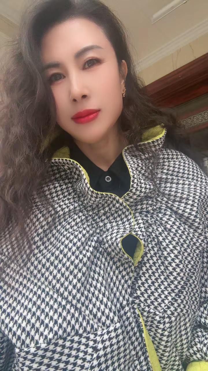 接受脸上的皱纹、因为每道都藏着故事😛