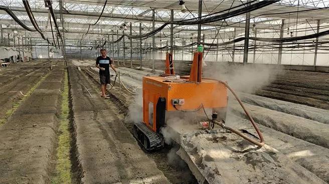 告别连作障碍！台湾首创“自走式蒸汽消毒机”，直击土壤深层杀菌

台湾农业部门台南