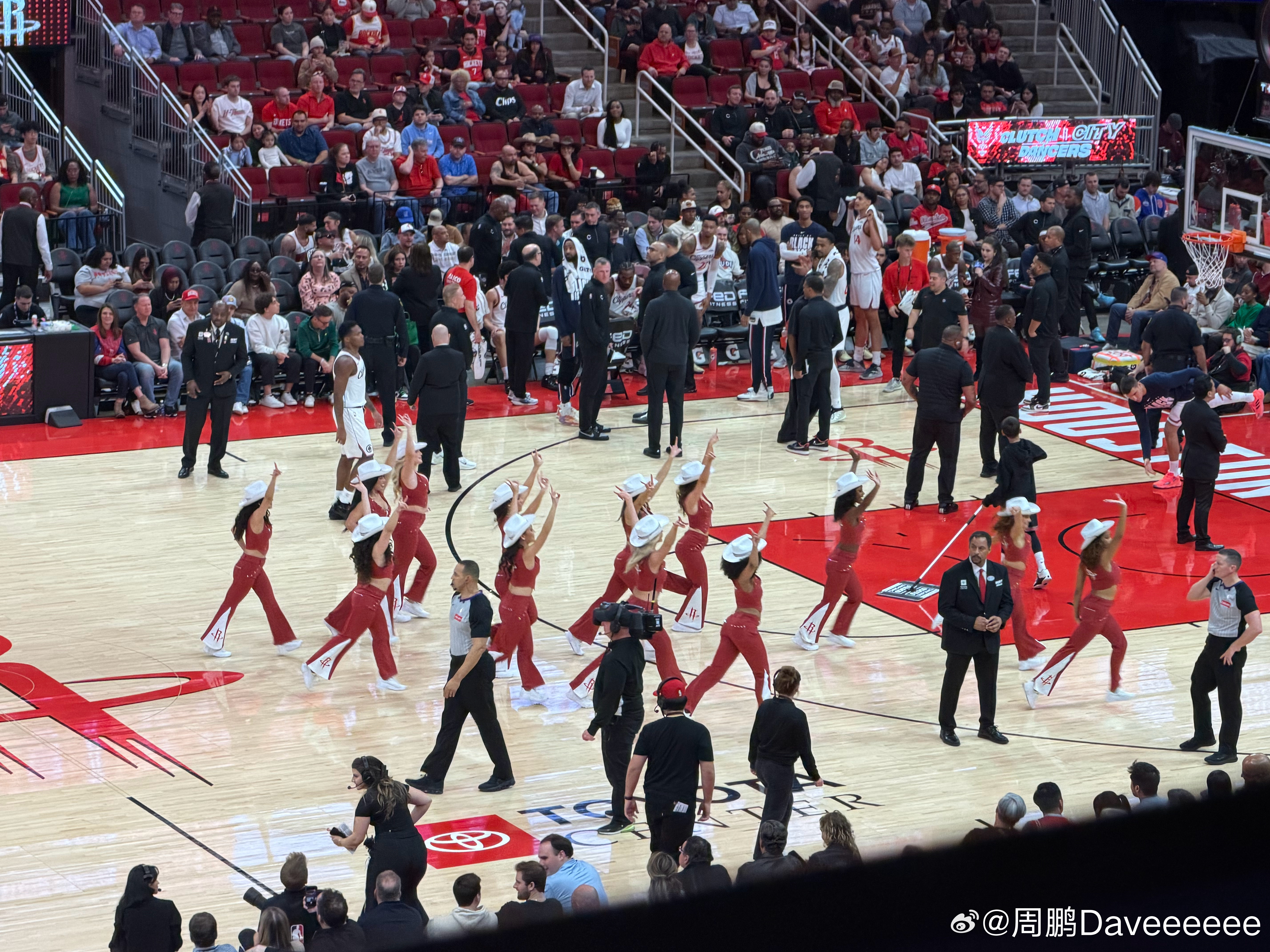 申老师的单打命中这段时间一直没停，电风扇终于通电进了三分，阿门得到了他最舒服的转