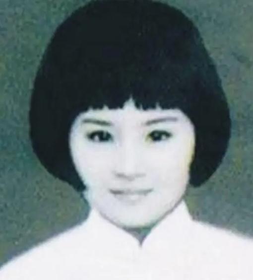 1931年厦门刑场上，怀胎八月的梁慧贞摘下手表塞给刽子手:“别打肚子，朝头开枪，