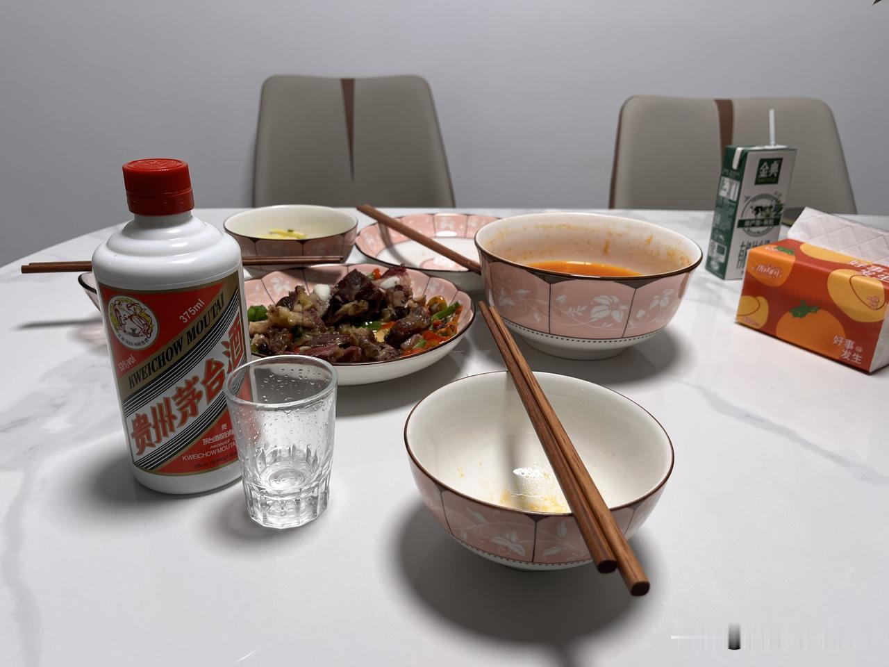 各位，我五一节从成都搬到长沙来啦，离故乡更近一步，离娄底老家父母两个小时车程，一
