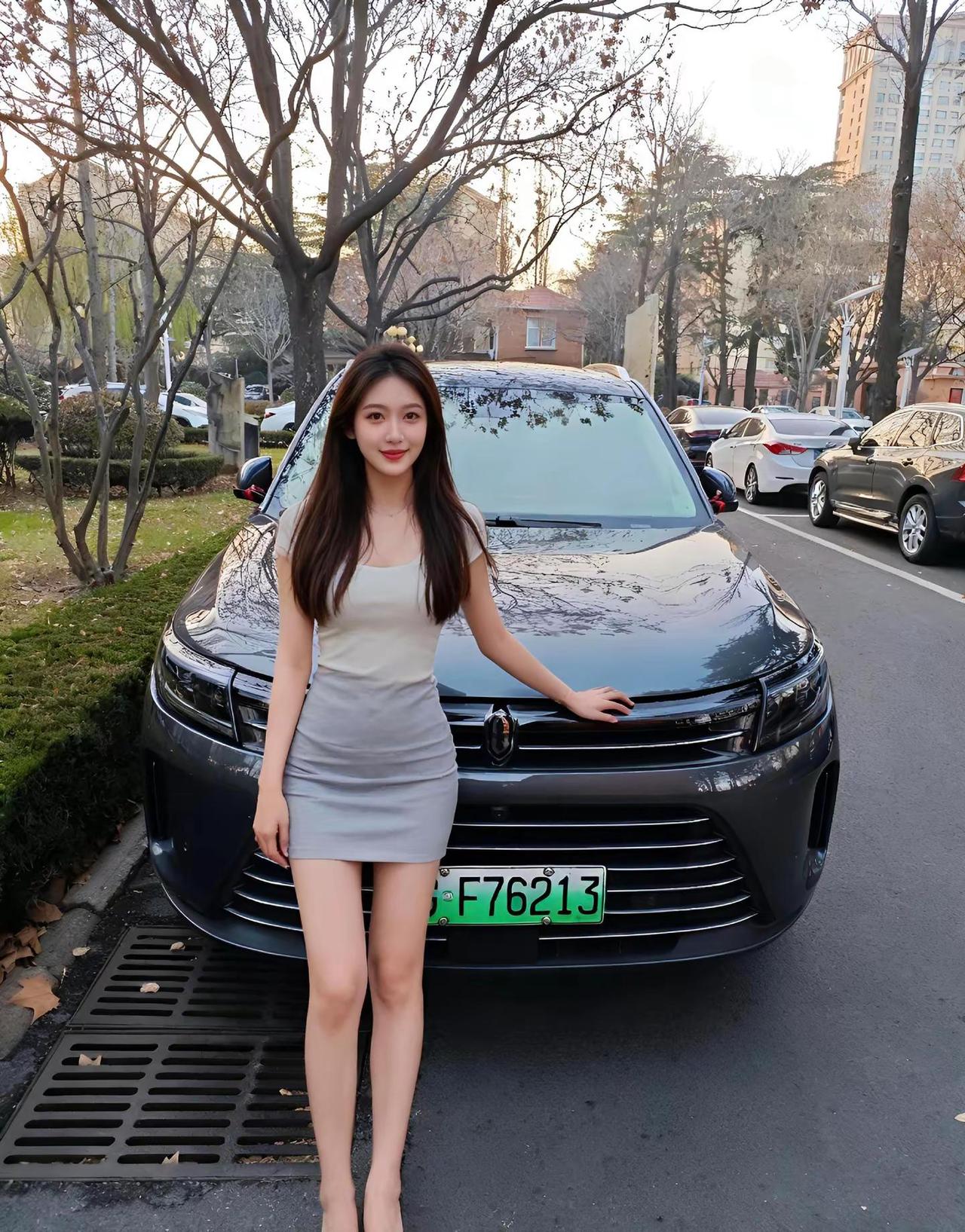 暑期开问界跨城长途自驾，实际出行感受很实在。高速满载跑，续航表现很稳，没有电还能